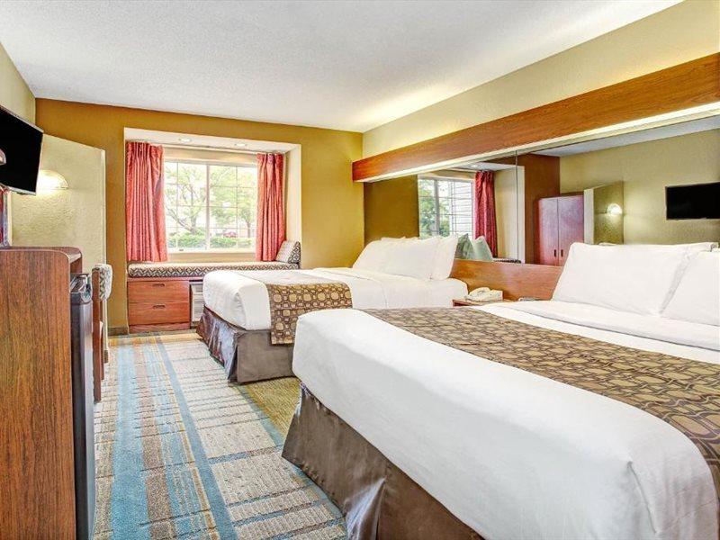 Microtel Inn & Suites By Wyndham Mason Buitenkant foto