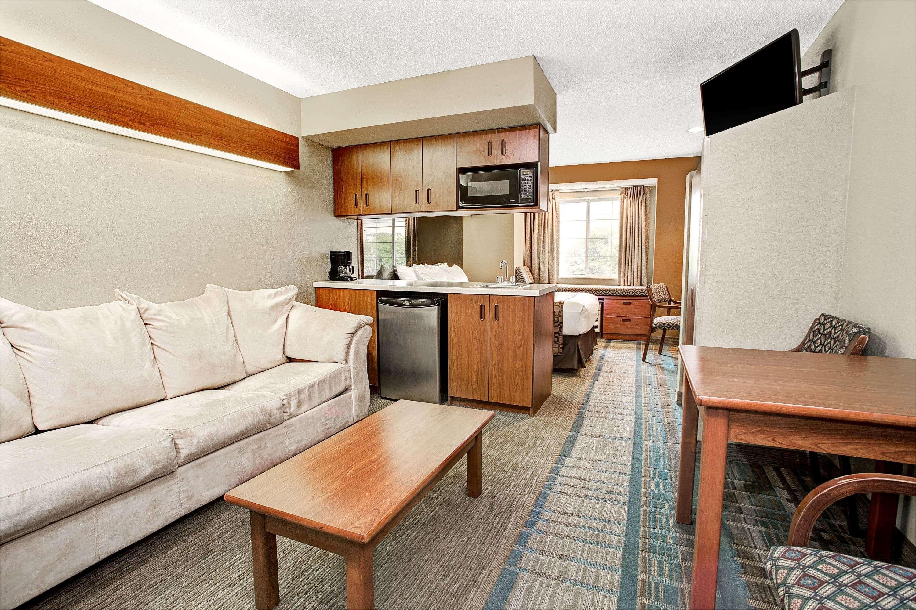 Microtel Inn & Suites By Wyndham Mason Buitenkant foto