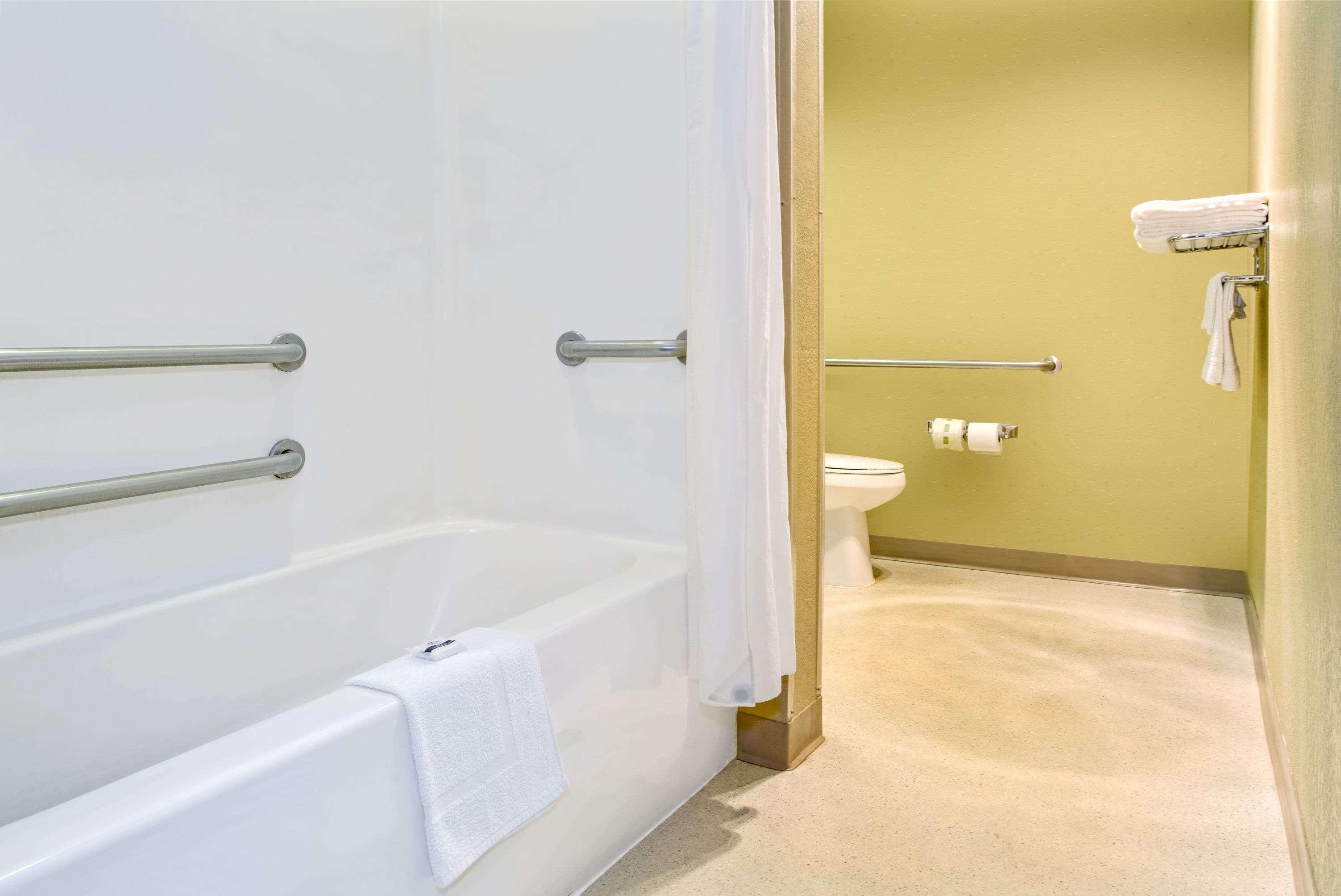 Microtel Inn & Suites By Wyndham Mason Buitenkant foto