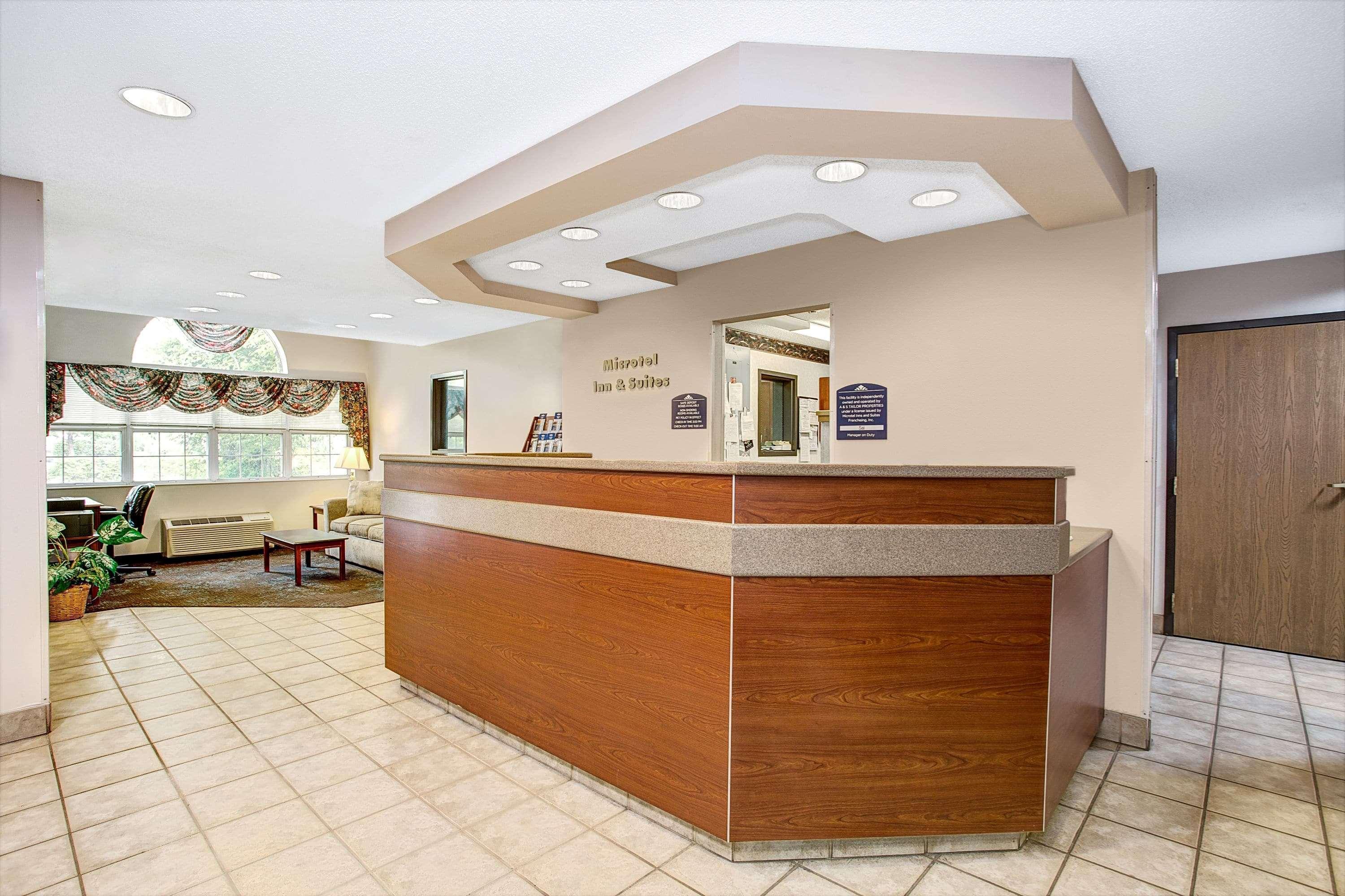 Microtel Inn & Suites By Wyndham Mason Buitenkant foto