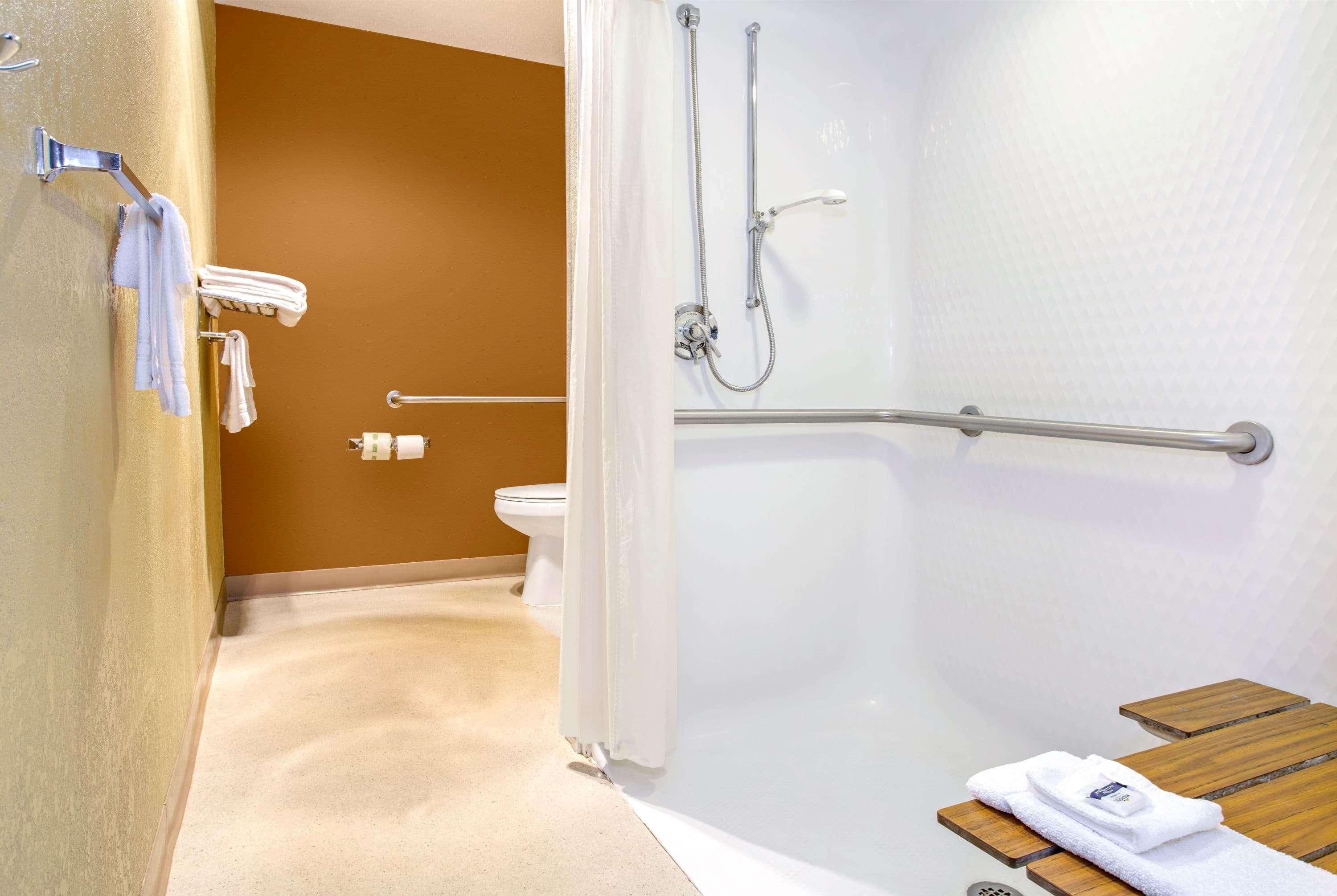 Microtel Inn & Suites By Wyndham Mason Buitenkant foto